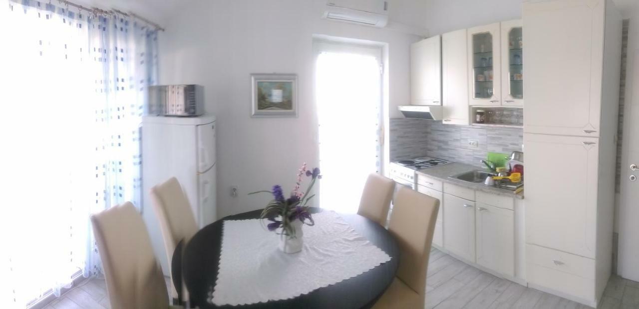 Apartment Tihana Ровини Екстериор снимка